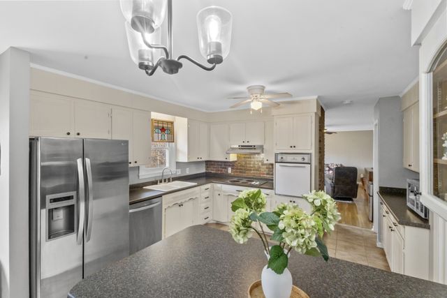 119 Cedar Hill Dr, Waverly, TN 37185