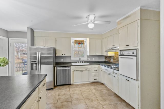 119 Cedar Hill Dr, Waverly, TN 37185