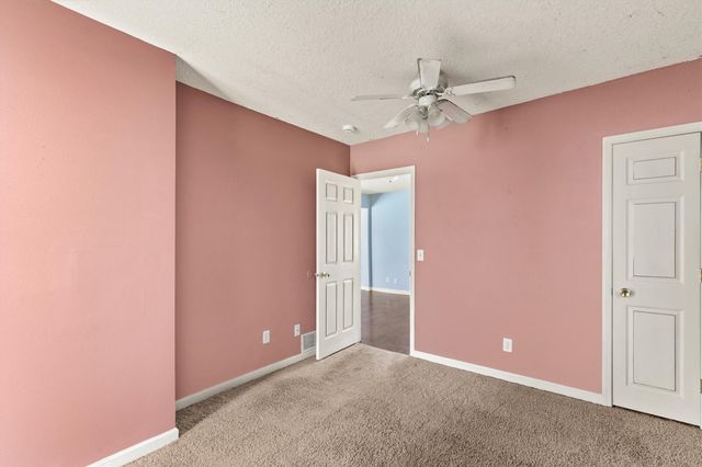 3915 Glover Avenue, Des Moines, IA 50315