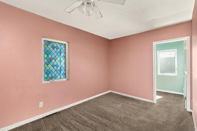 3915 Glover Avenue, Des Moines, IA 50315