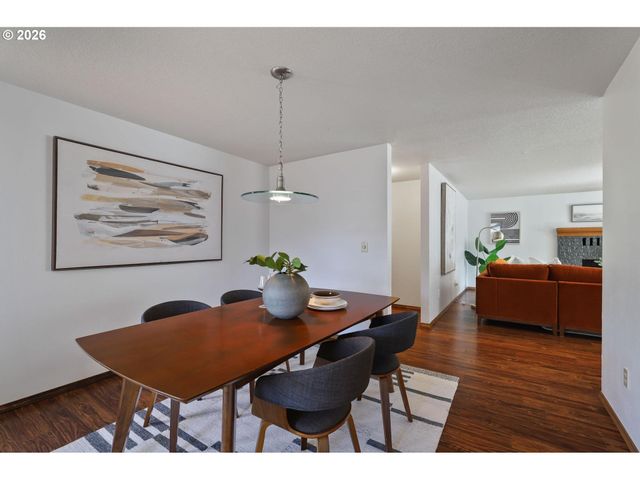 305 Se 84TH Ave, Portland, OR 97216