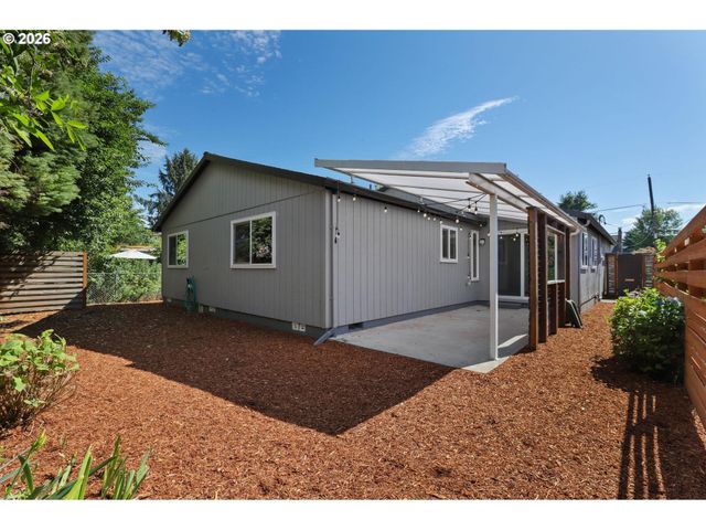 305 Se 84TH Ave, Portland, OR 97216