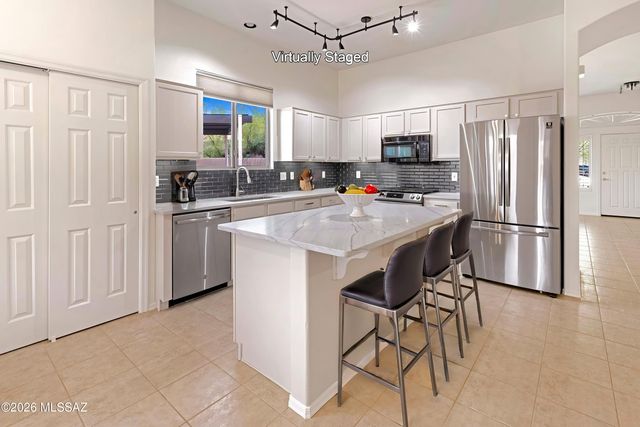 13455 N Big View Court, Oro Valley, AZ 85755