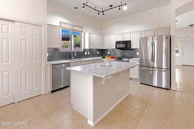 13455 N Big View Court, Oro Valley, AZ 85755