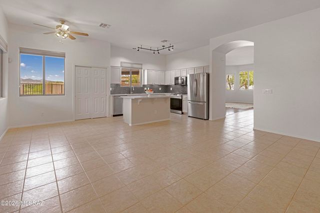 13455 N Big View Court, Oro Valley, AZ 85755
