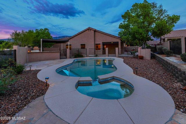 13455 N Big View Court, Oro Valley, AZ 85755