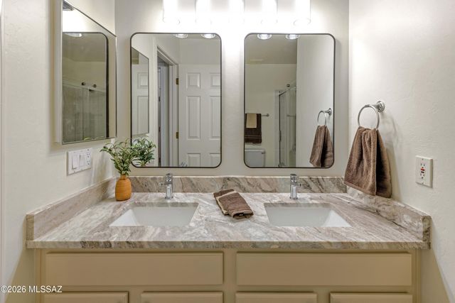 13455 N Big View Court, Oro Valley, AZ 85755
