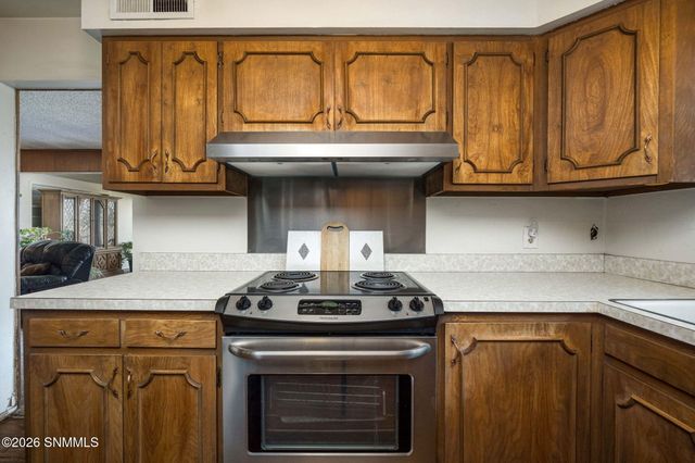 1989 Crescent Drive, Las Cruces, NM 88005