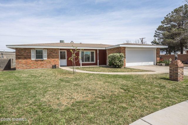 1989 Crescent Drive, Las Cruces, NM 88005