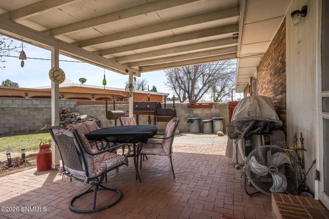 1989 Crescent Drive, Las Cruces, NM 88005