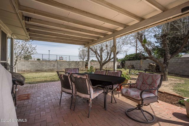 1989 Crescent Drive, Las Cruces, NM 88005