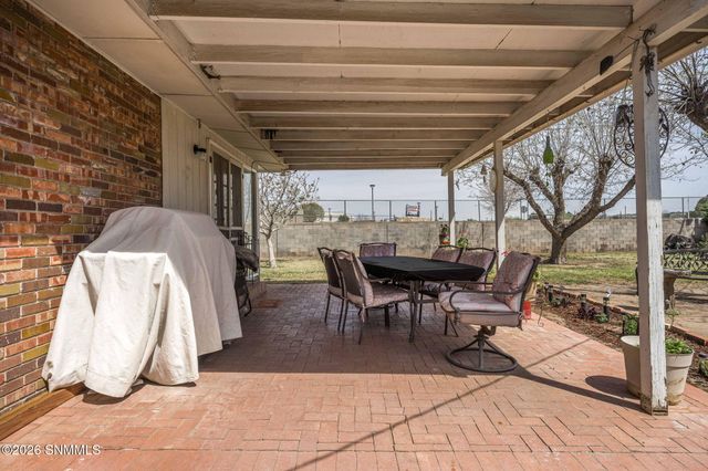 1989 Crescent Drive, Las Cruces, NM 88005