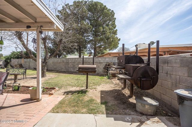 1989 Crescent Drive, Las Cruces, NM 88005