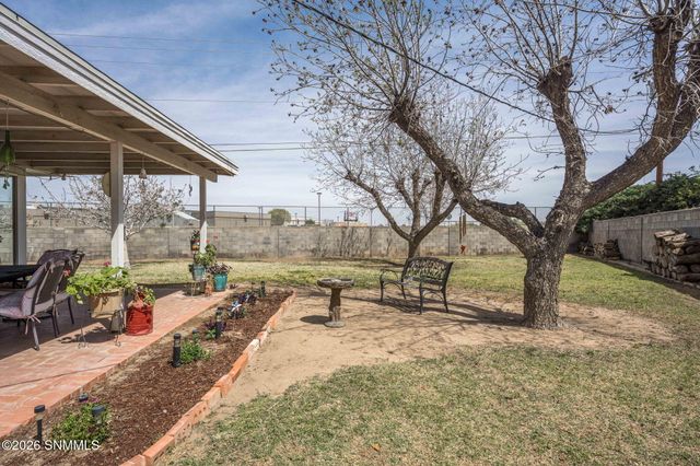 1989 Crescent Drive, Las Cruces, NM 88005