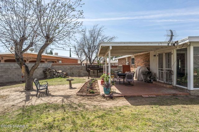 1989 Crescent Drive, Las Cruces, NM 88005