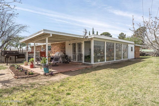 1989 Crescent Drive, Las Cruces, NM 88005