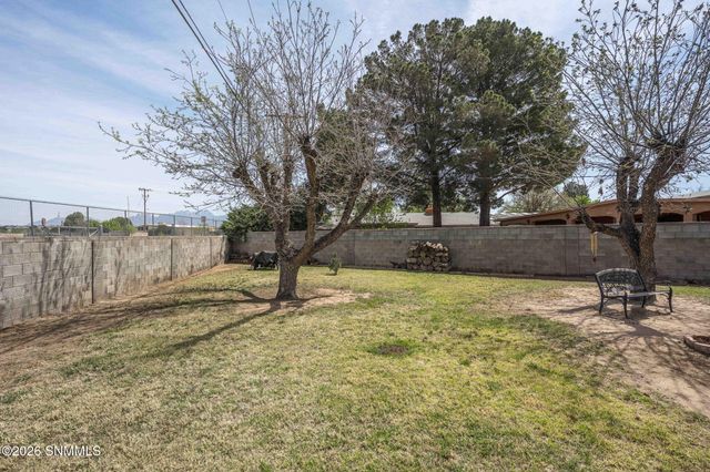 1989 Crescent Drive, Las Cruces, NM 88005