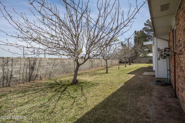 1989 Crescent Drive, Las Cruces, NM 88005