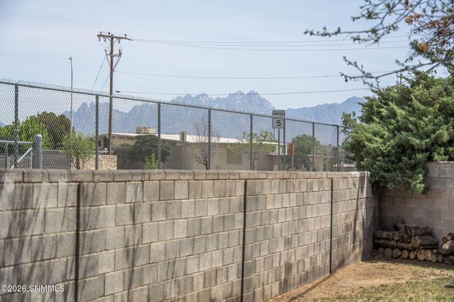 1989 Crescent Drive, Las Cruces, NM 88005