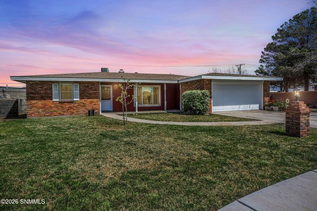 1989 Crescent Drive, Las Cruces, NM 88005