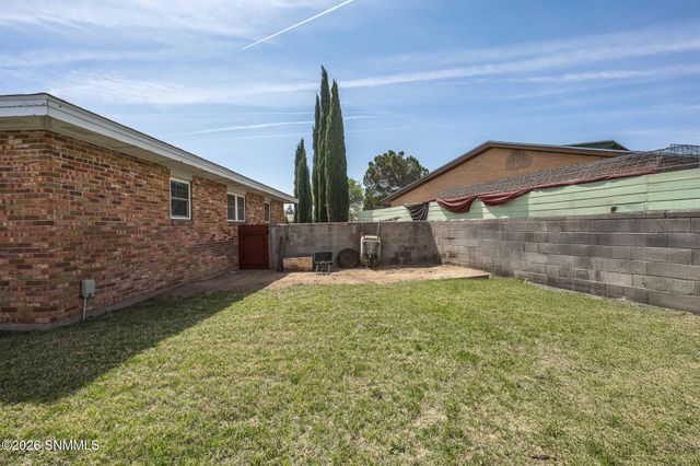 1989 Crescent Drive, Las Cruces, NM 88005