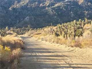 300 E Z12 Street, Llano, CA 93544