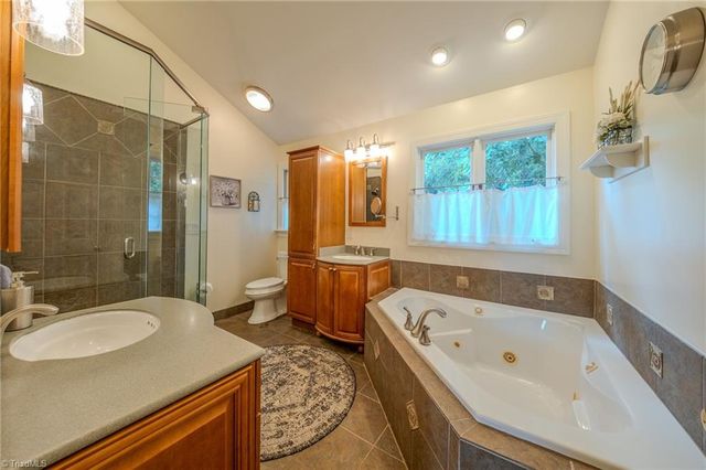 5910 Summerston Place, Charlotte, NC 28277