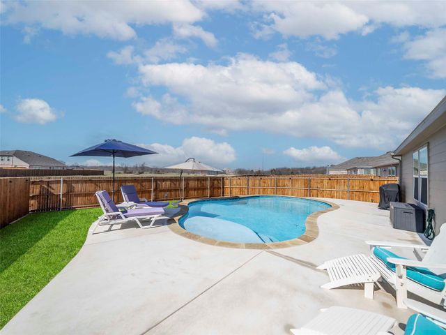 1916 Winding Creek Way, Denton, TX 76208