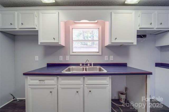 355 Shoreline Road, New London, NC 28127