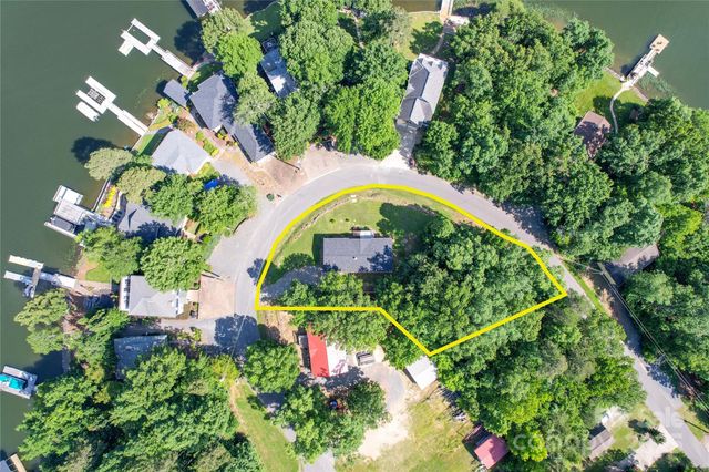 355 Shoreline Road, New London, NC 28127