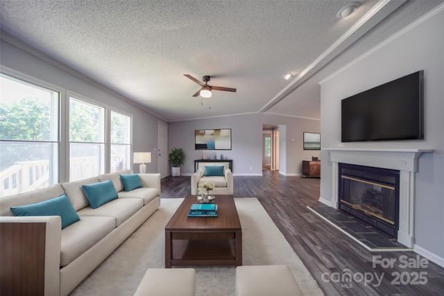 355 Shoreline Road, New London, NC 28127