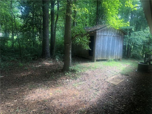 4744 Chickasaw SE Way, Acworth, GA 30102