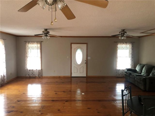 4744 Chickasaw SE Way, Acworth, GA 30102