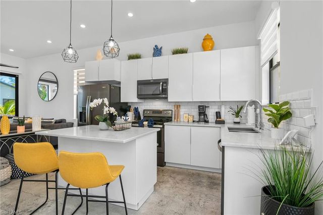 3016 Van Buren AVE, Naples, FL 34112