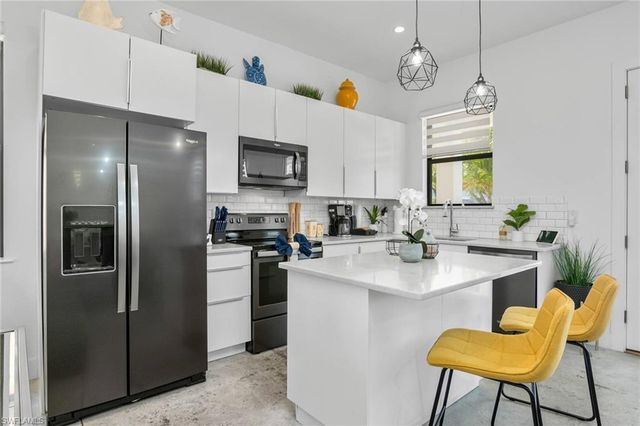3016 Van Buren AVE, Naples, FL 34112
