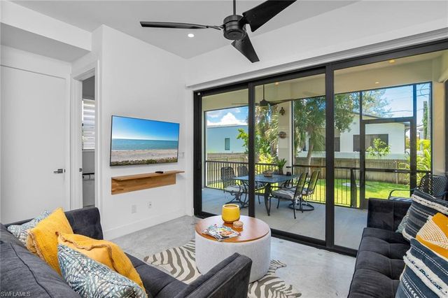 3016 Van Buren AVE, Naples, FL 34112
