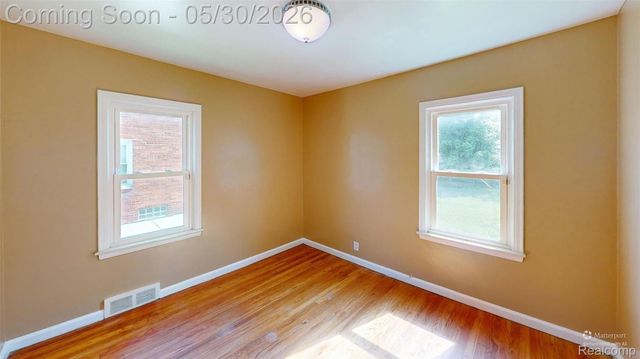 20710 Redmond Avenue, Eastpointe, MI 48021