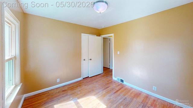 20710 Redmond Avenue, Eastpointe, MI 48021