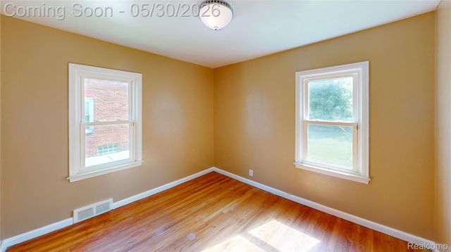 20710 Redmond Avenue, Eastpointe, MI 48021