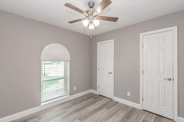 2013 Memphis Drive, Bedford, TX 76022
