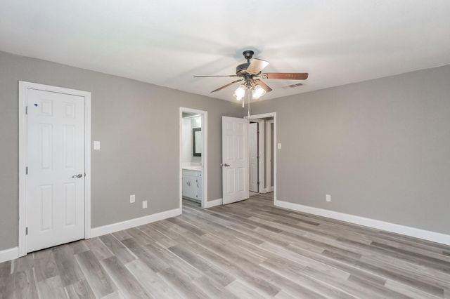 2013 Memphis Drive, Bedford, TX 76022