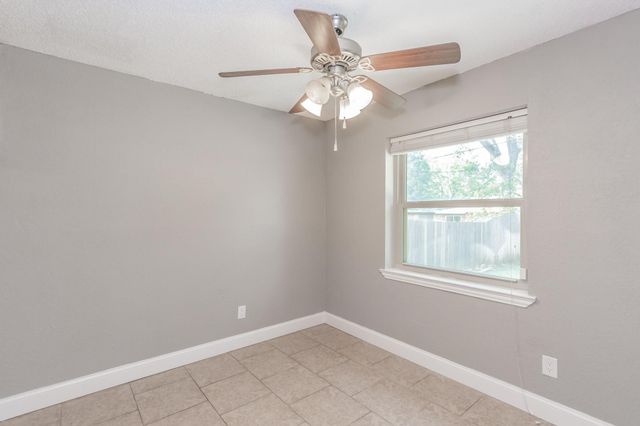 2013 Memphis Drive, Bedford, TX 76022