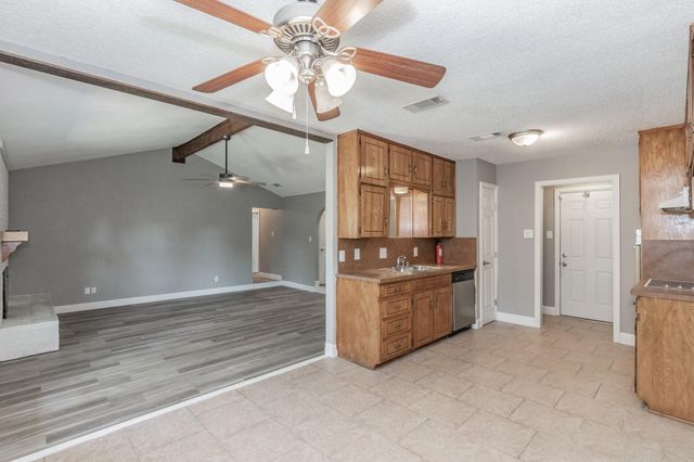 2013 Memphis Drive, Bedford, TX 76022