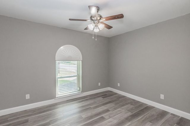 2013 Memphis Drive, Bedford, TX 76022
