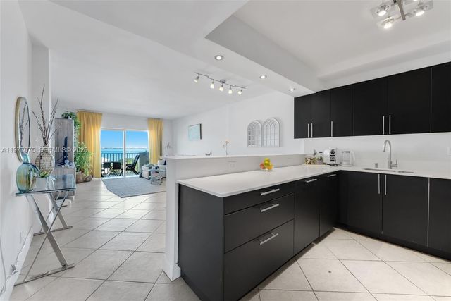 1455 N Treasure Dr PH-G, North Bay Village, FL 33141