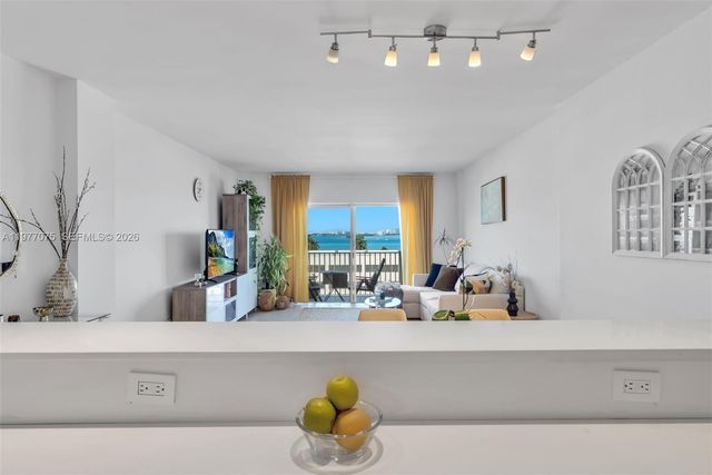 1455 N Treasure Dr PH-G, North Bay Village, FL 33141