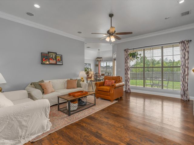 4204 Parkridge Drive, Benton, LA 71006