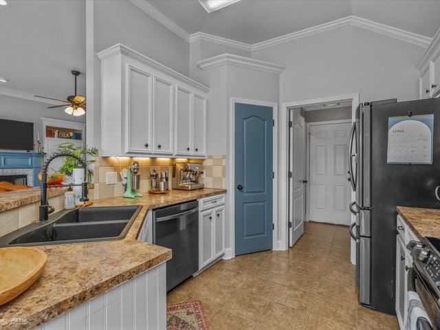 4204 Parkridge Drive, Benton, LA 71006
