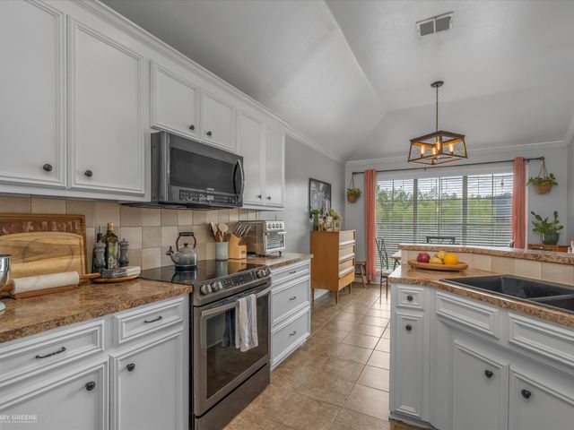 4204 Parkridge Drive, Benton, LA 71006