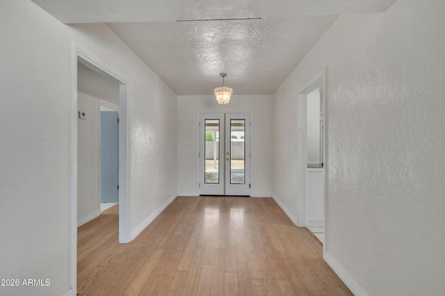 3301 W LYNWOOD Street, Phoenix, AZ 85009